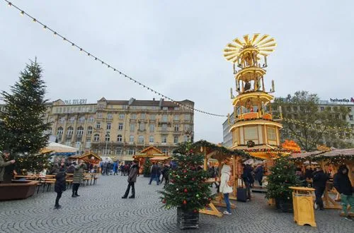 noel-pazarinin-sihirli-atmosferi